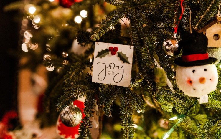 Keepsakes & Cocoa Bar