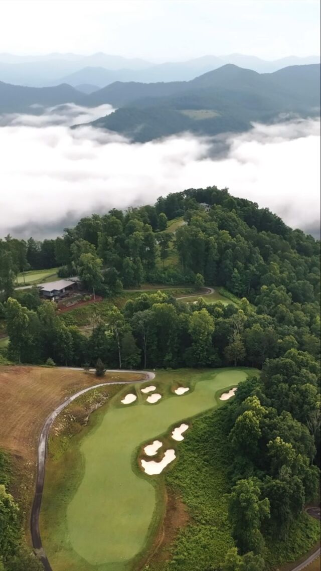 Our head’s in the clouds, and our heart is in the mountains! ☁️⛰️❤️

#mountainviews #bearlakereserve #blueridgemountains #visitnc
BLR Realty, LLC