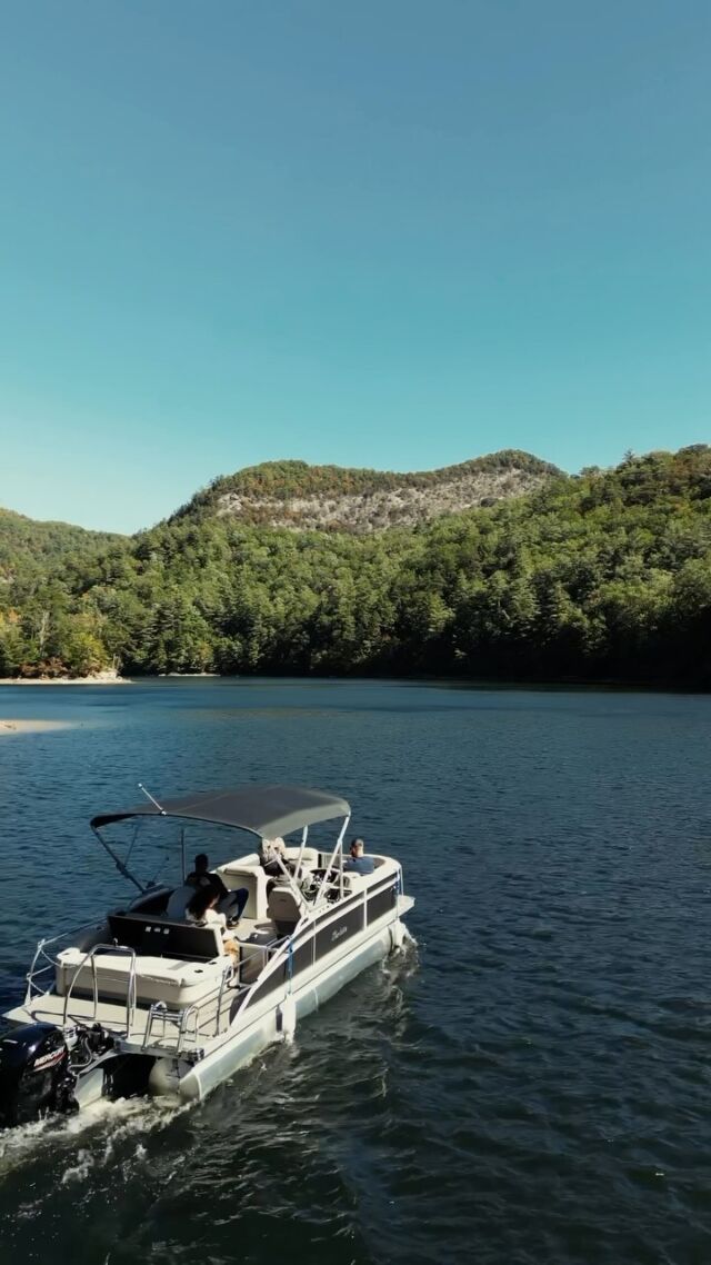 Sipping on a warm cup of coffee while cruising through the fall colors? Yes, please! There’s no better way to enjoy a crisp autumn morning than with a coffee cruise on the lake. 🍁🛥️

#bearlakereserve #lakeviews #fallactivities #boatride
BLR Realty, LLC