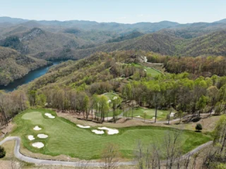 Spring is just over the horizon. From blooming trails to mountaintop golf, Bear Lake Reserve promises adventures worth planning ahead for.

Plan your spring getaway at the link in bio.

#MountainViews #GolfCourse #MountainResort #VisitNC
BLR Realty, LLC