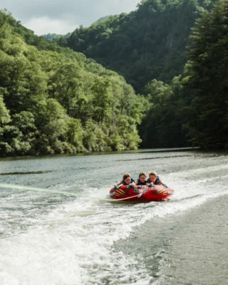 Where small adventurers leave big ripples with even bigger smiles. 

Start planning your lakeside stay at the link in bio.

#MountainResort #MountainLake 
BLR Realty, LLC