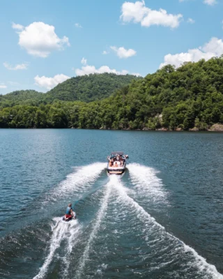From calm cruises to high-speed fun, nothing beats a family day on the lake.

Ready to get out on the water? Book your trip at the link in bio.

#MountainLake #MountainResort #FamilyVacation
BLR Realty, LLC