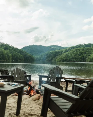 Wind down your lake day one s’more at a time.

Plan your lakeside escape at the link in bio. 

#MountainLake #MountainResort 
BLR Realty, LLC