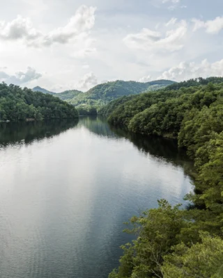 At Bear Lake Reserve, World Environment Day is about appreciating and protecting the beauty that nature gives us.

Book your escape at the link in bio. 

#MountainLake #MountainResort
BLR Realty, LLC